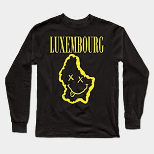 Vibrant Luxembourg: Unleash Your 90s Grunge Spirit! Smiling Squiggly Mouth Dazed Smiley Face Long Sleeve T-Shirt